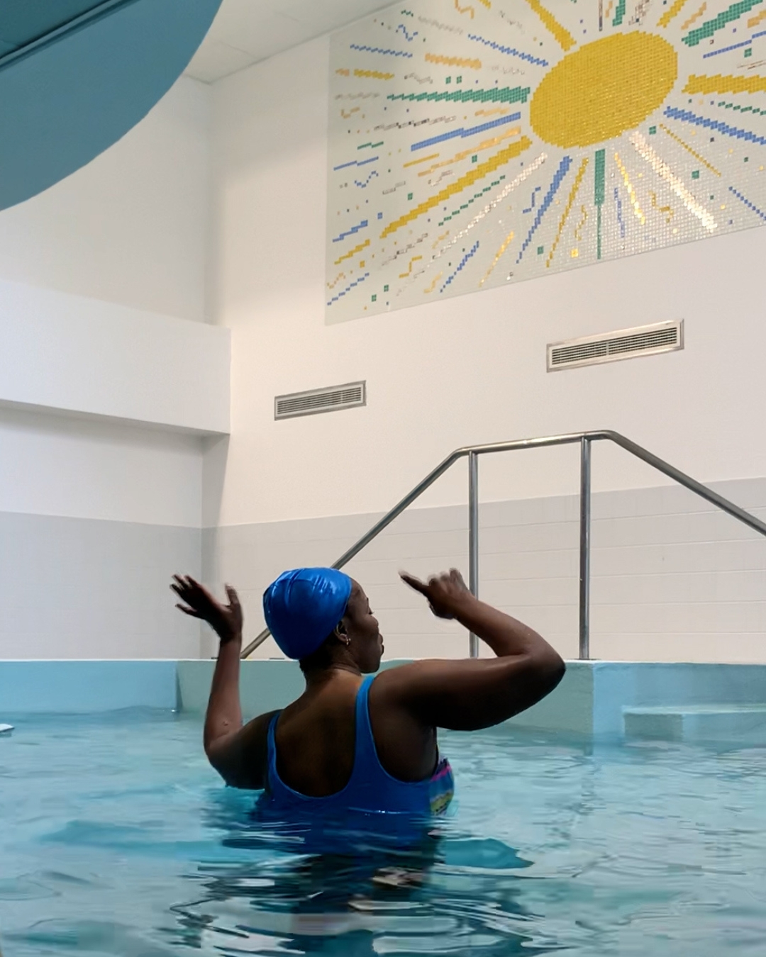 Atelier thérapeutique à la piscine à Paris Image