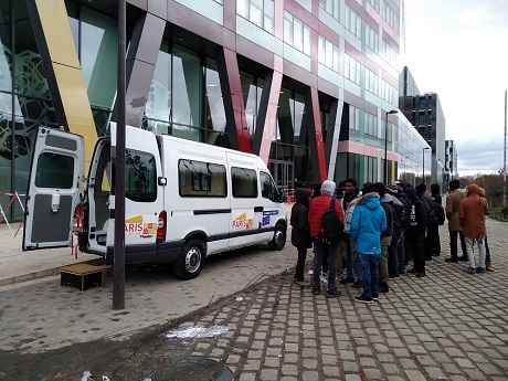 Bus de la Maraude migrants 75